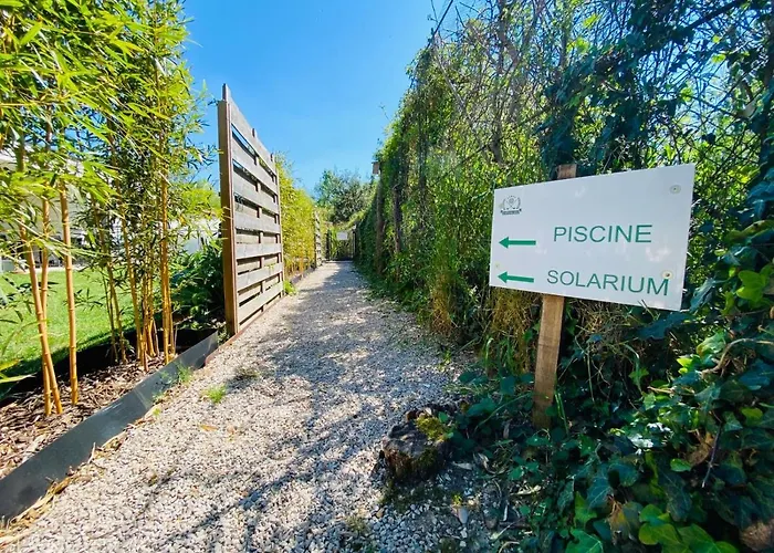 Le Du Golf Holiday home